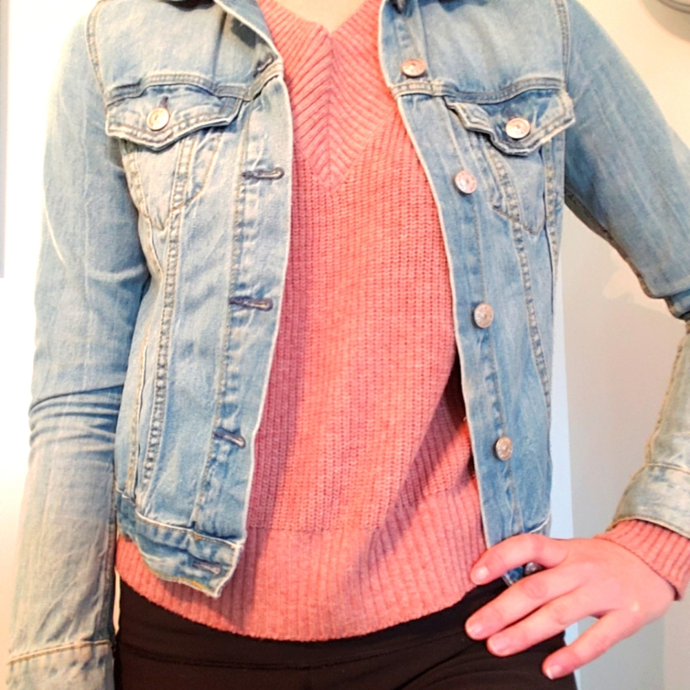 Distressed Fitted H&M Denim Jacket